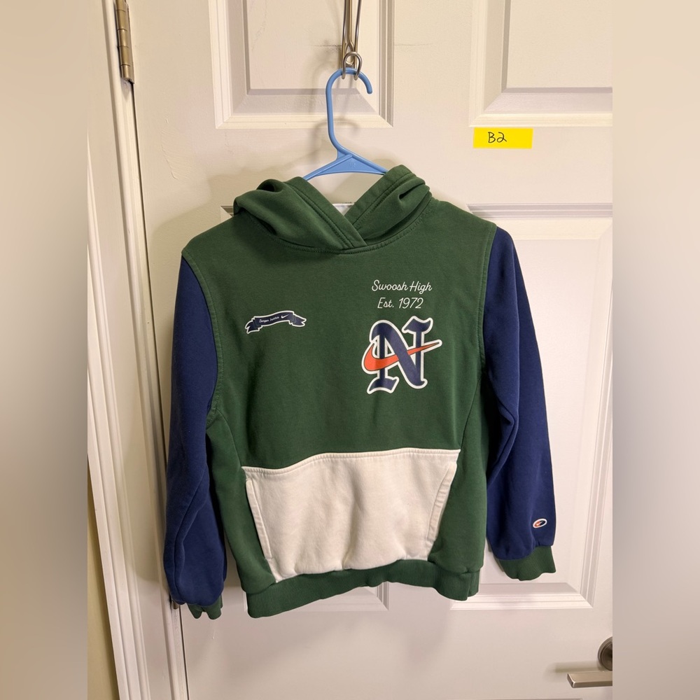 Nike Green & Navy Hooded Pullover with White Pocket